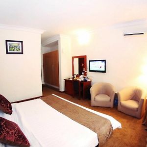 Pearl Gate Hotel